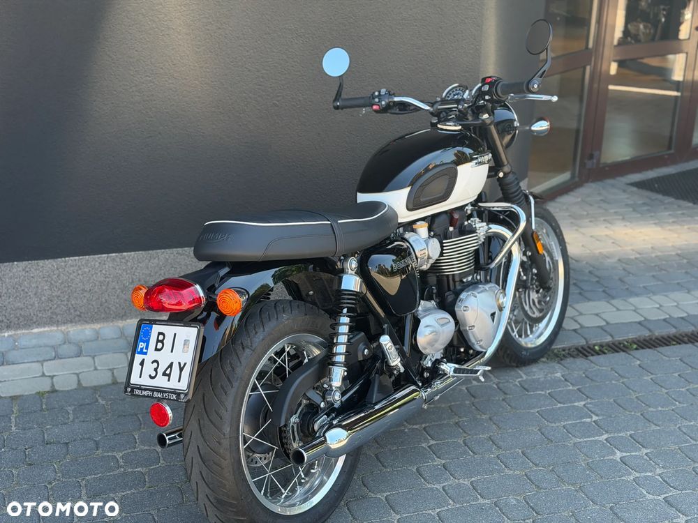 Triumph Bonneville - 3