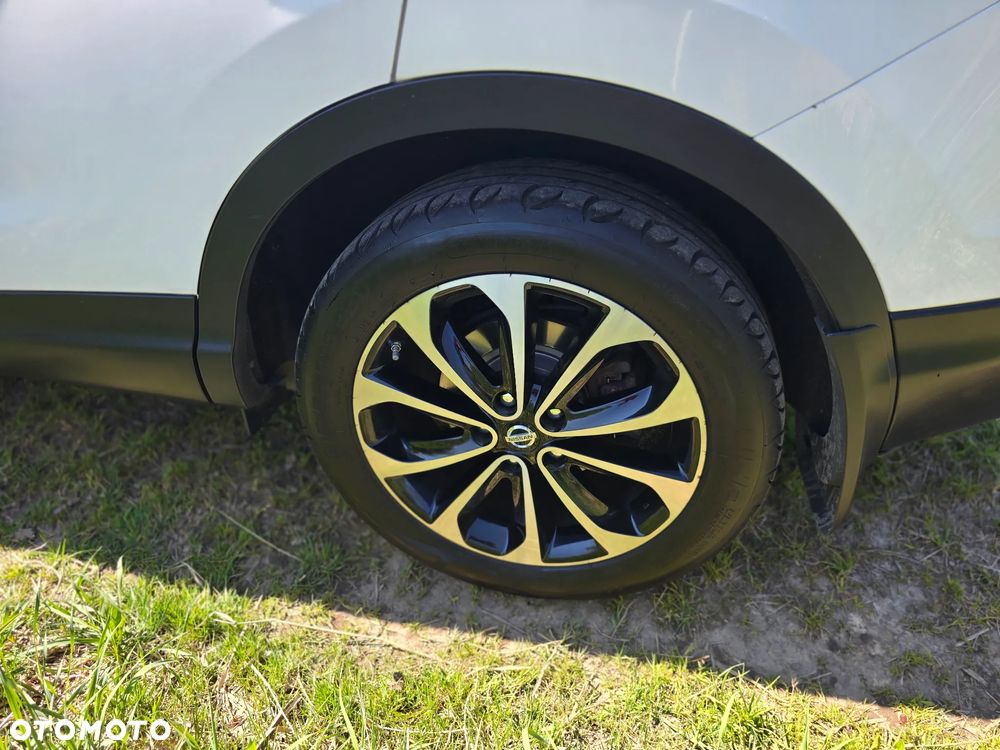Nissan Qashqai 1.6 DCi 4x4 N-Tec - 17