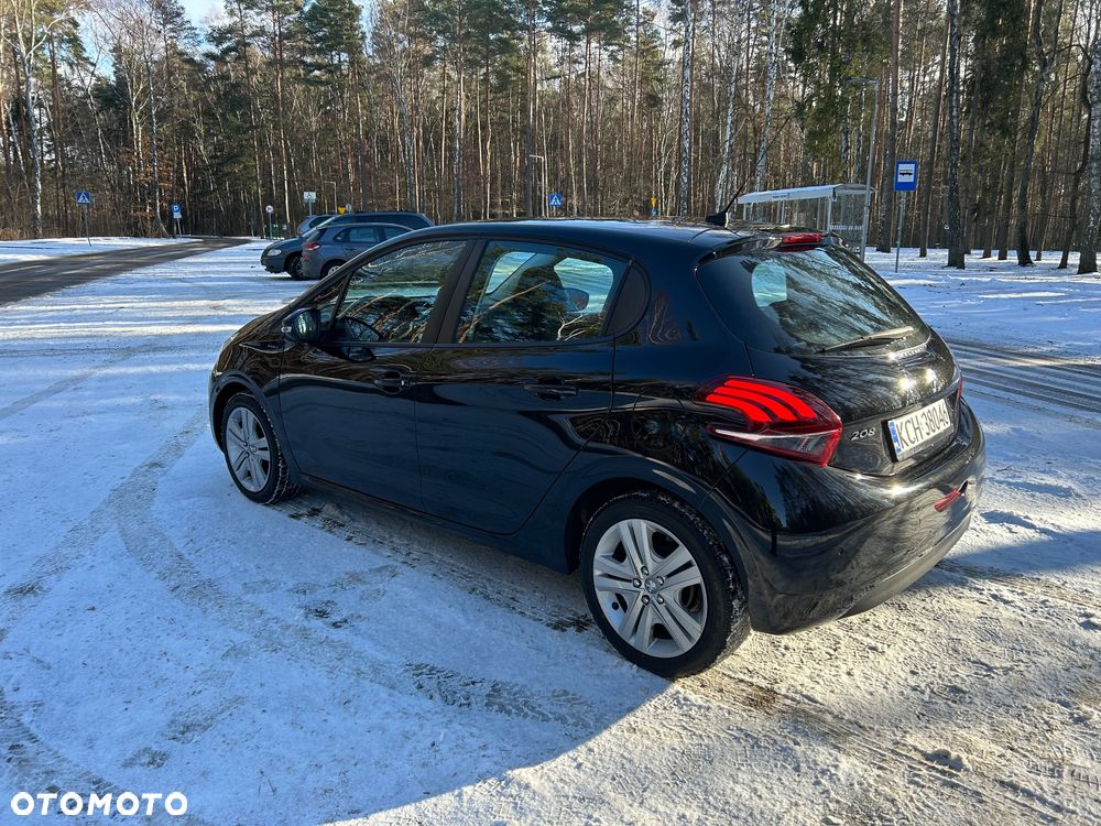 Peugeot 208 1.2 PureTech GPF Signature S&S - 4