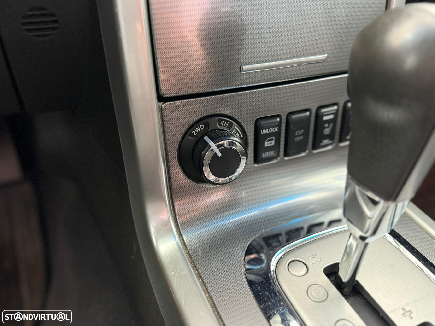 Nissan Navara 2.5 dCi CD LE Hi-Tech +P.Premium AT 4WD - 13