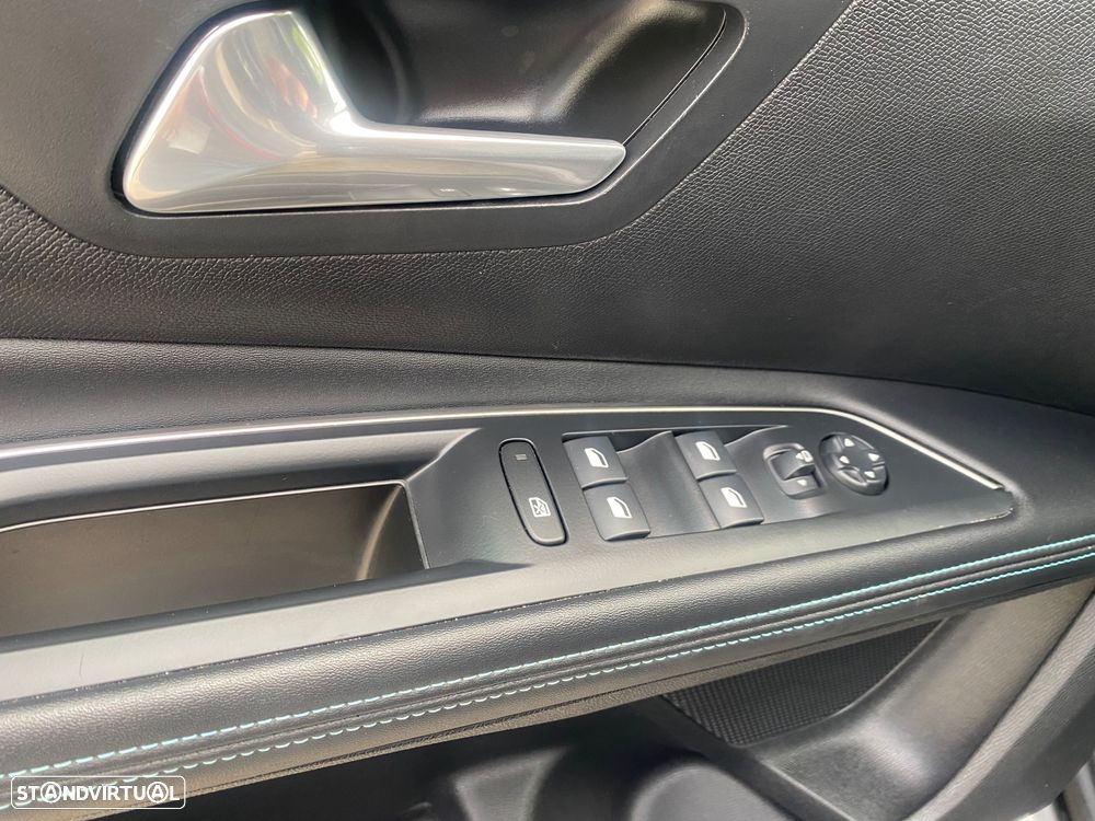 Peugeot 5008 1.5 BlueHDi Allure Pack EAT8 - 20