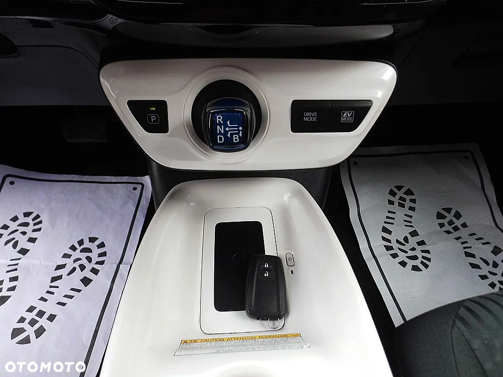 Toyota Prius 1.8 HSD Active - 8
