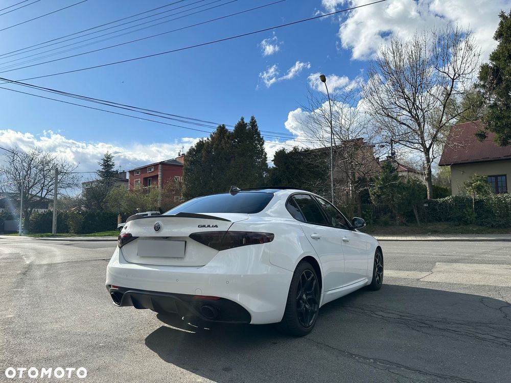 Alfa Romeo Giulia - 9