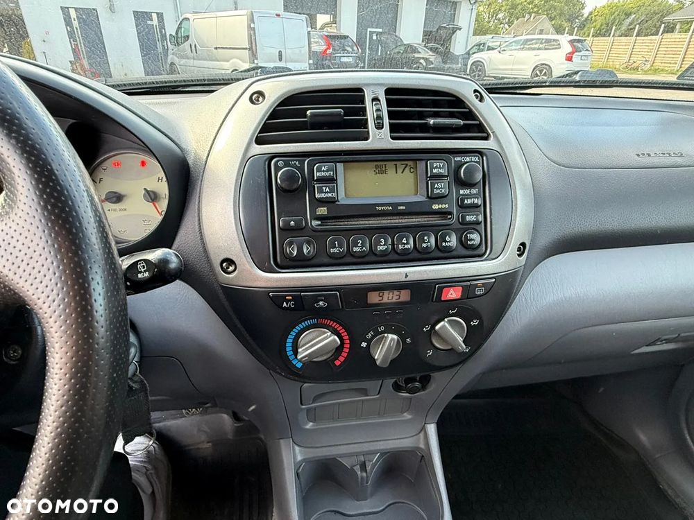 Toyota RAV4 D-4D 4x4 - 13