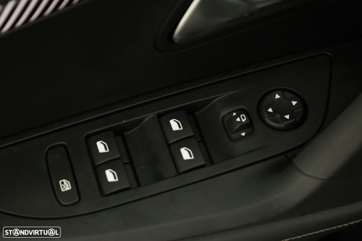 Peugeot 2008 1.2 PureTech Allure EAT8 - 21