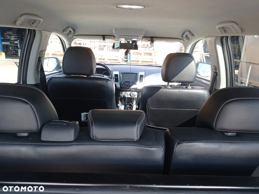 Mitsubishi Outlander 2.0 Intense NAVI 2WD EU5 - 29