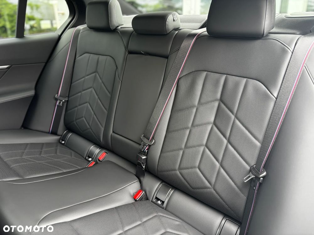 BMW Seria 5 520i mHEV sport - 15