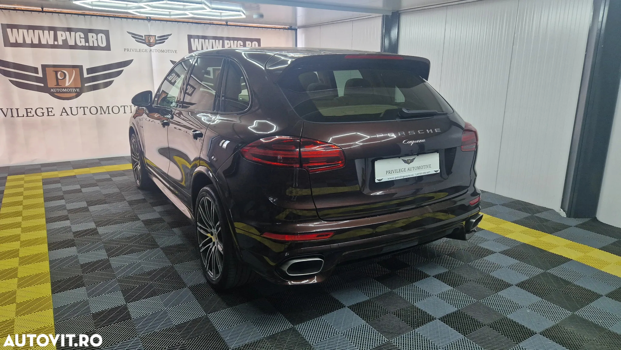 Porsche Cayenne - 6