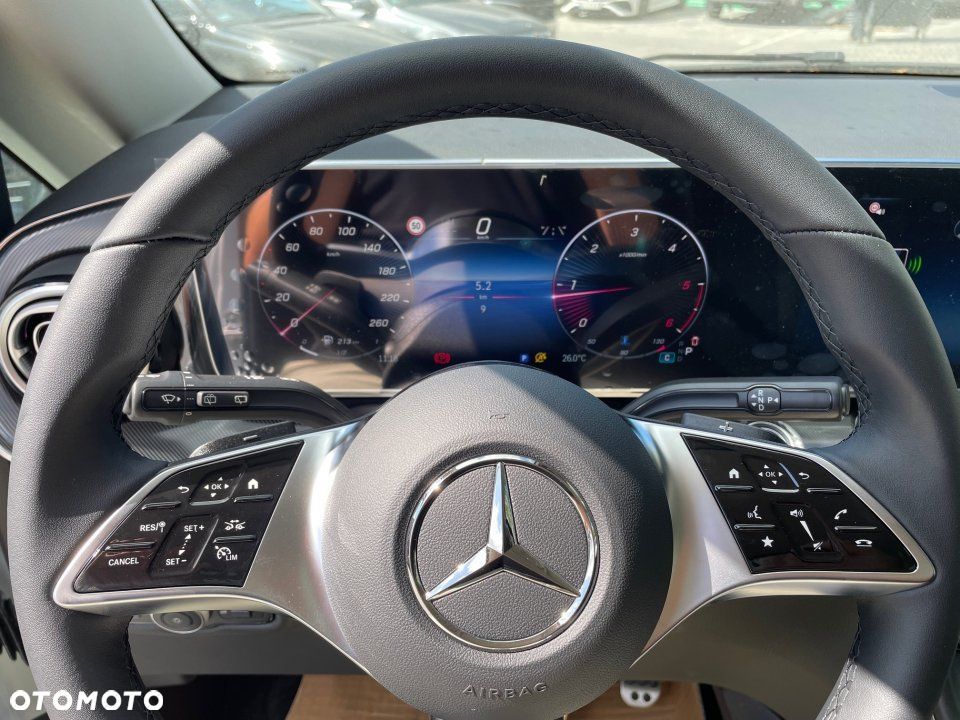 Mercedes-Benz Klasa V - 7