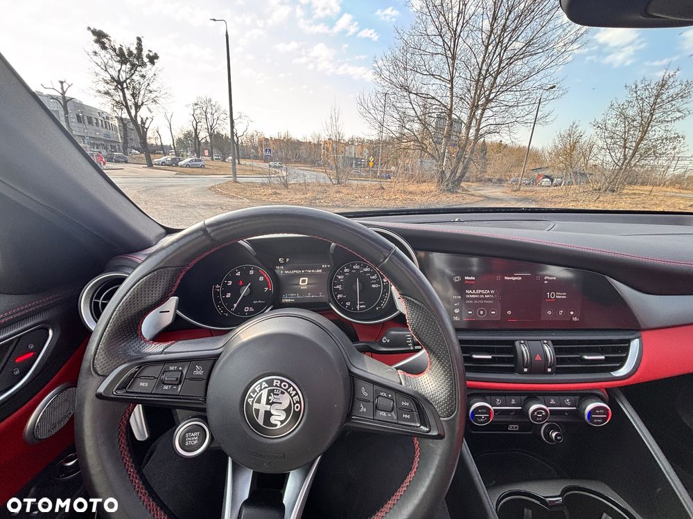 Alfa Romeo Giulia 2.0 Turbo 16V AT8 Veloce Ti - 12