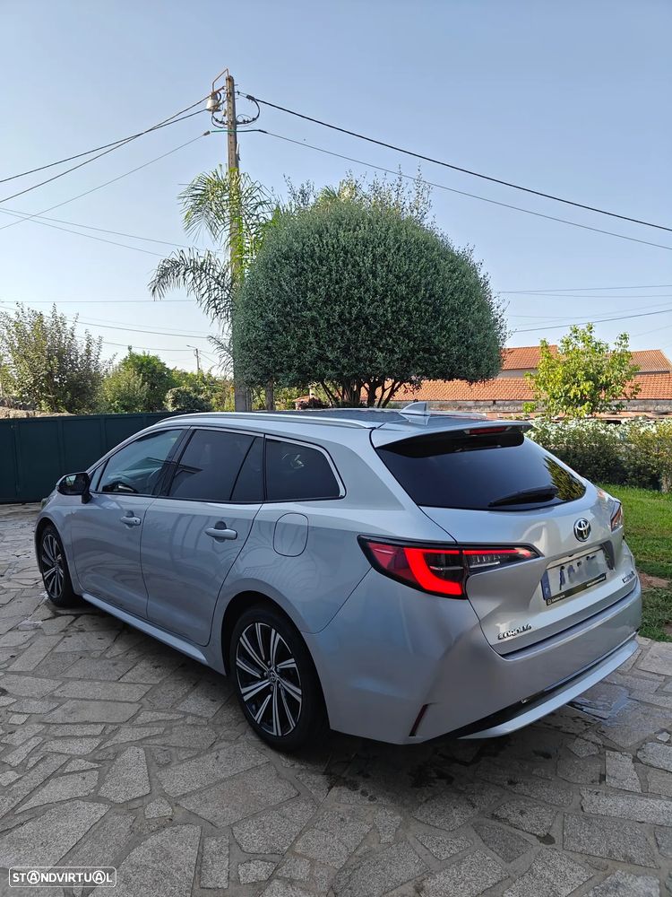 Toyota Corolla Touring Sports 1.8 Hybrid Comfort+P.Sport - 2