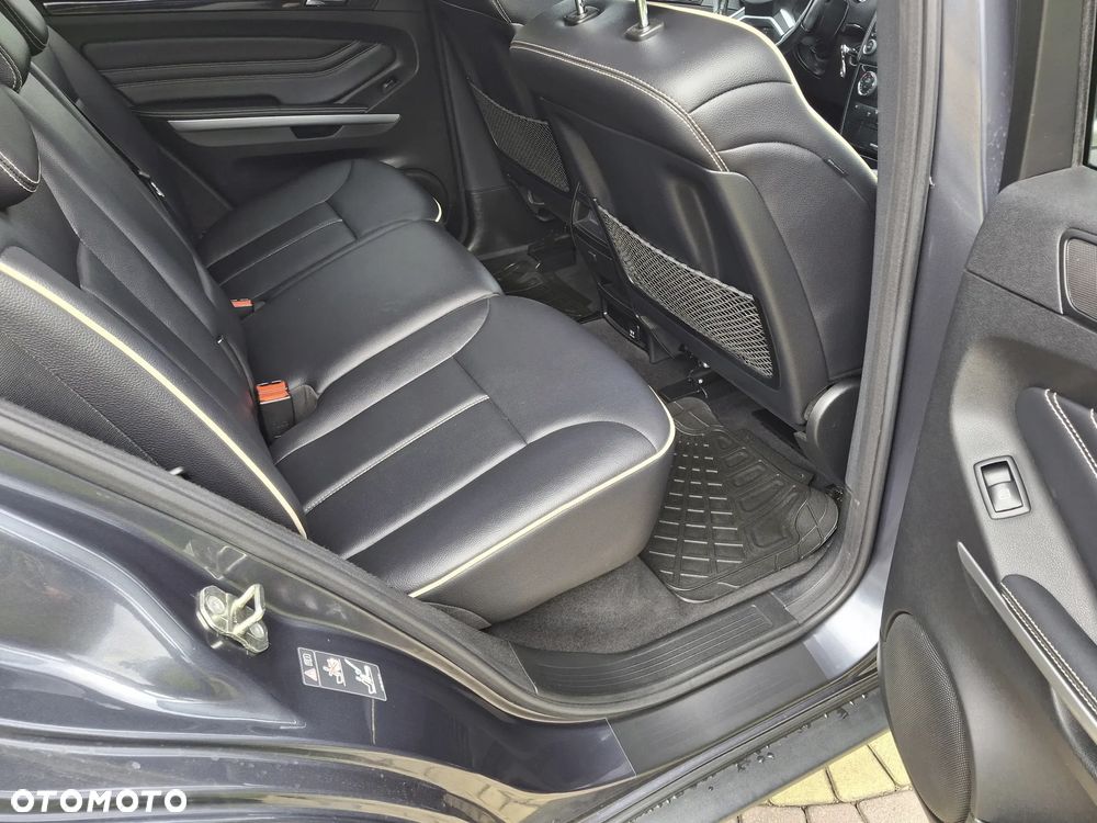 Mercedes-Benz ML - 12