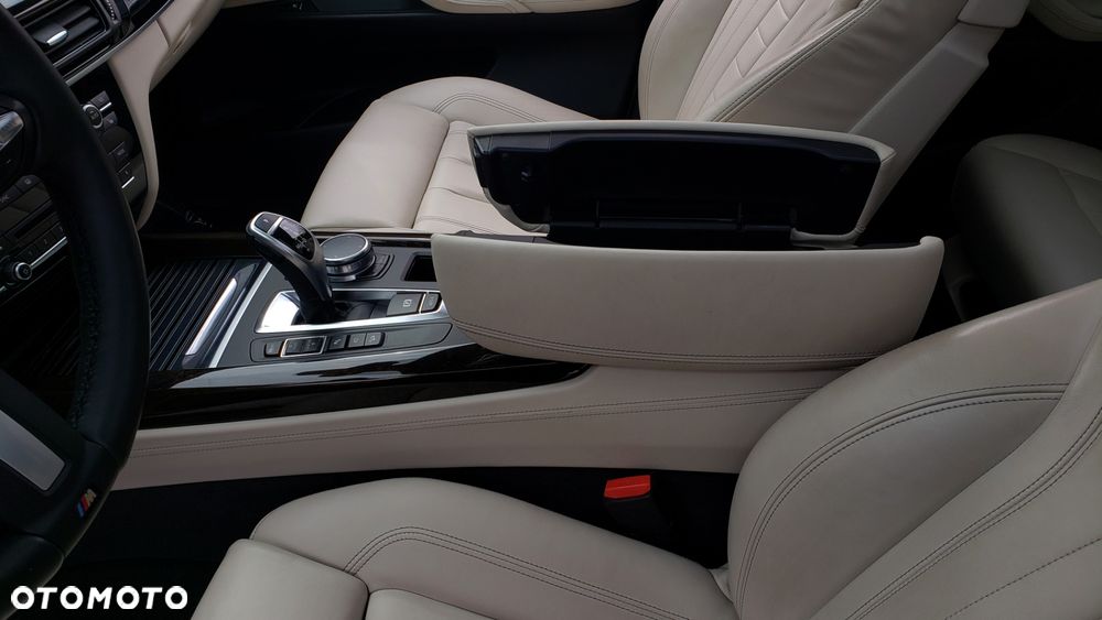 BMW X5 xDrive35i - 31