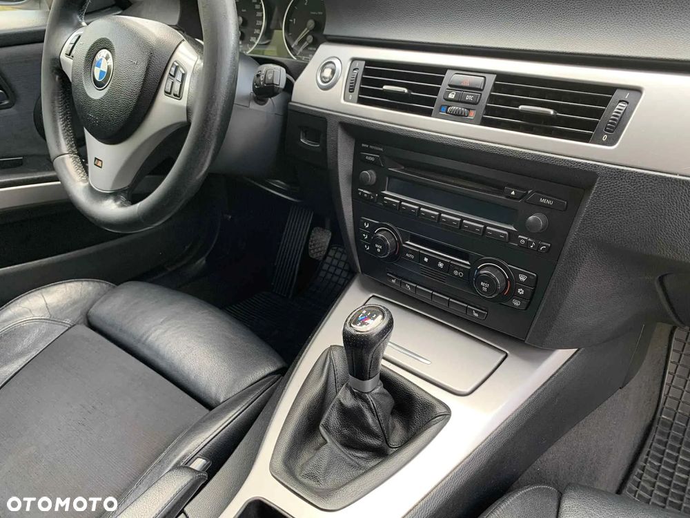 BMW Seria 3 320d DPF Touring Edition Fleet - 16
