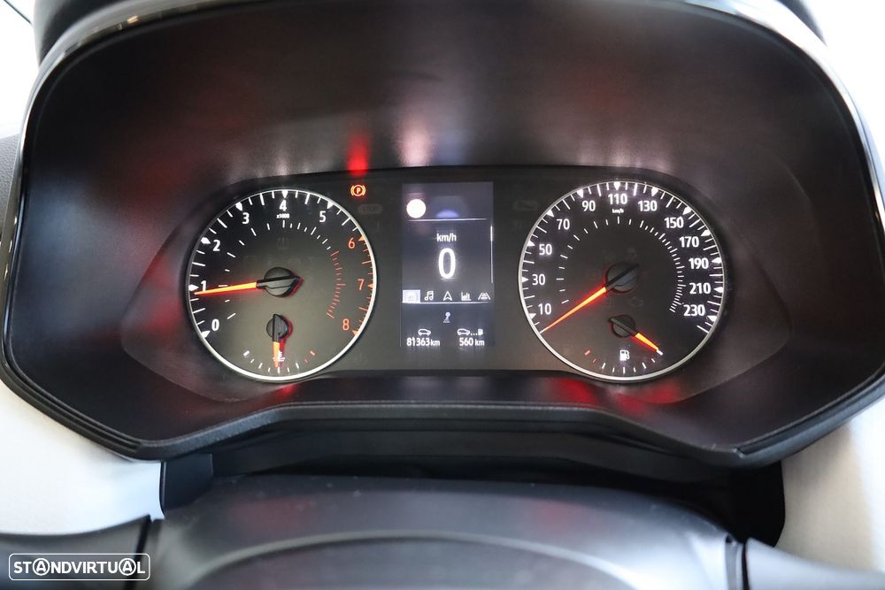 Renault Clio 1.0 TCe Evolution - 32