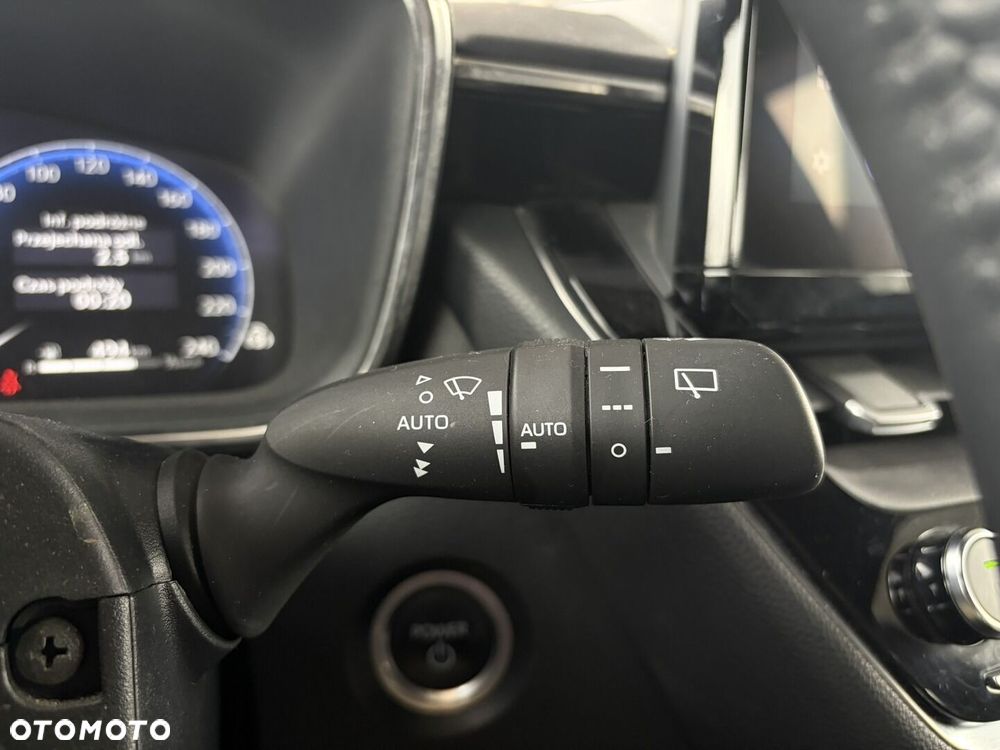 Toyota Corolla 1.8 Hybrid Comfort - 18