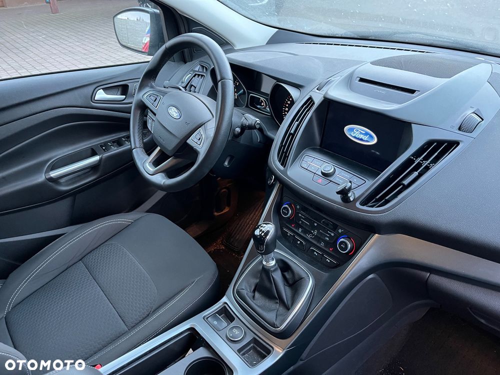 Ford Kuga 1.5 EcoBoost 2x4 Trend - 19