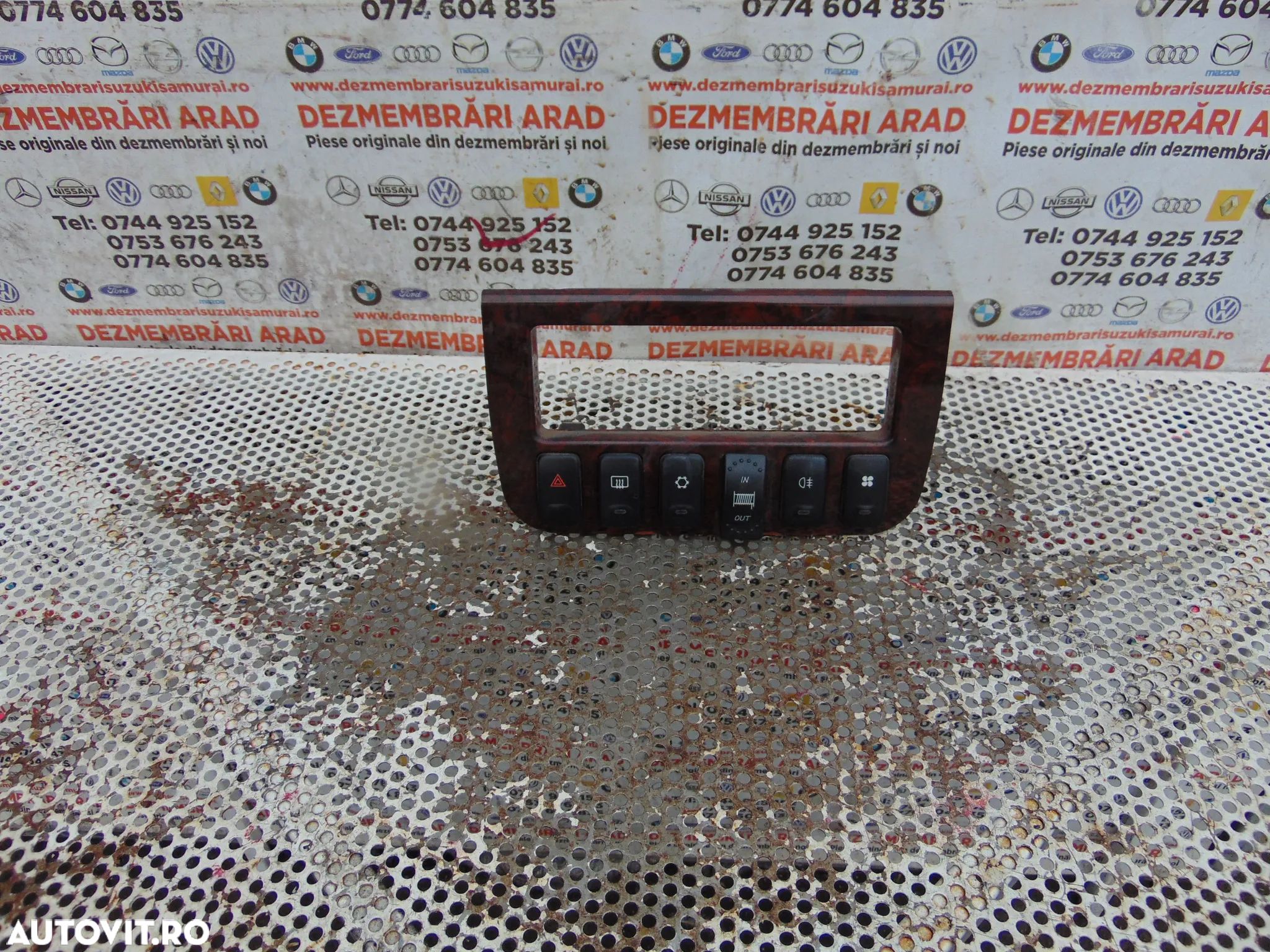 Butoane Hyundai Galloper buton avarii degivrare luneta proiectoare ventilatie comenzi - 1