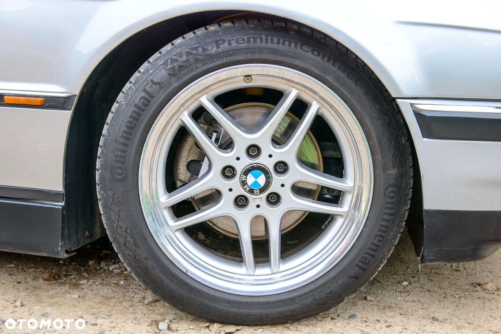 BMW Seria 7 740i - 4