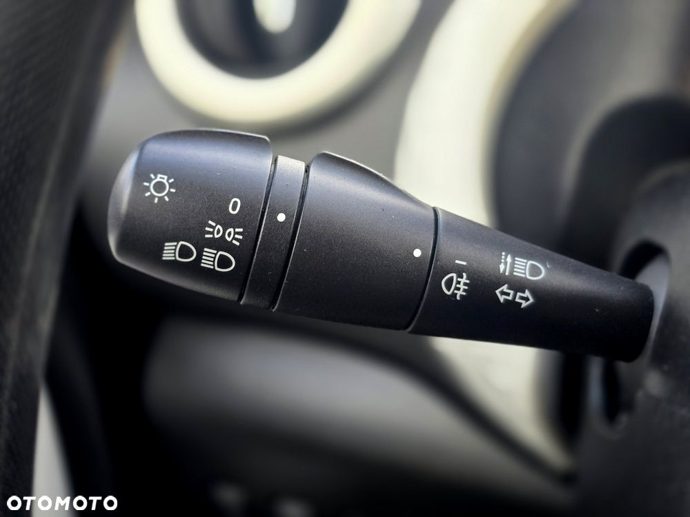 Renault Twingo ENERGY TCe 90 EDC Luxe - 25