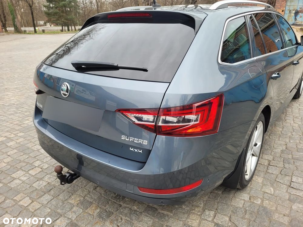 Skoda Superb 2.0 TDI 4x4 DSG L&K - 16
