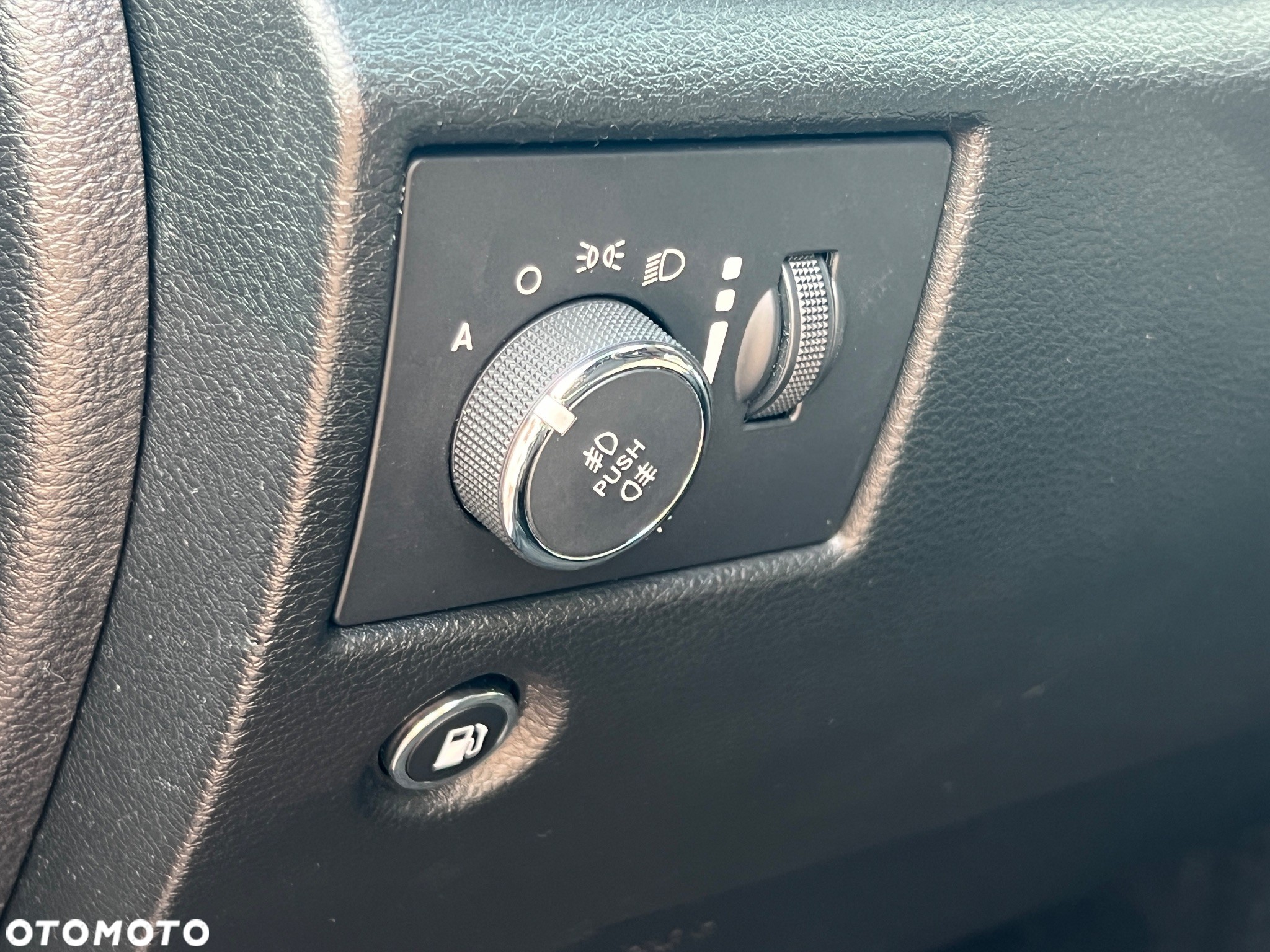 Jeep Grand Cherokee - 26