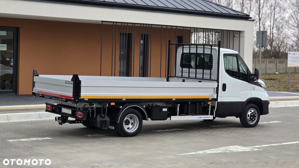 Iveco DAILY 3.0 180KM  50C18❗❗160 TYŚ PRZEBIEGU NOWY ❗️❗️MOCNY WYWROT Z PRZYSTAWKI / NOWY MODEL  / 3-STRONNA WYWROTKA KAMIL NADWOZIA / FULL OPCJA / BURTY 40CM / HAK + WYJSCIE HYDRAULICZNE DO PRZYCZEPY / SKRZYNIA MANUALNA / BLIŹNIAKI / SERWIS ASO / SALON POLSKA / 35C15 50C15 35C18❗❗ BEZ PRZEBIEGU JAK Z SALONU - NOWY -❗❗ - 18
