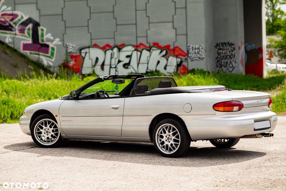 Chrysler Stratus - 13