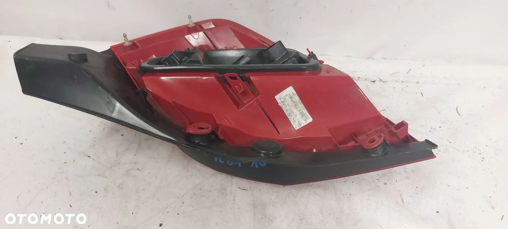.  TYL TYLNA LAMPA LEWA RENAULT CLIO 3 HB - 4