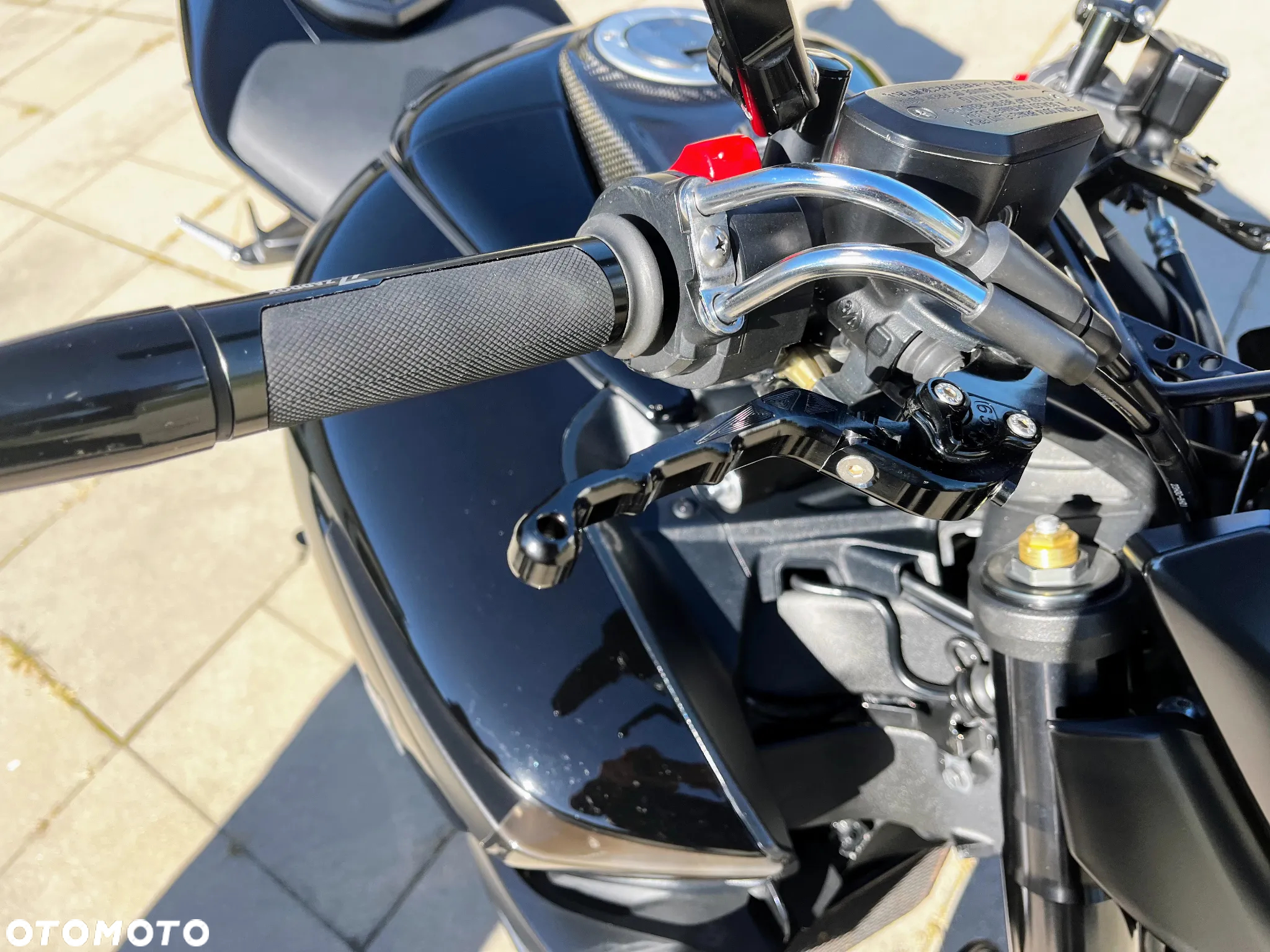 Suzuki GSX - 17
