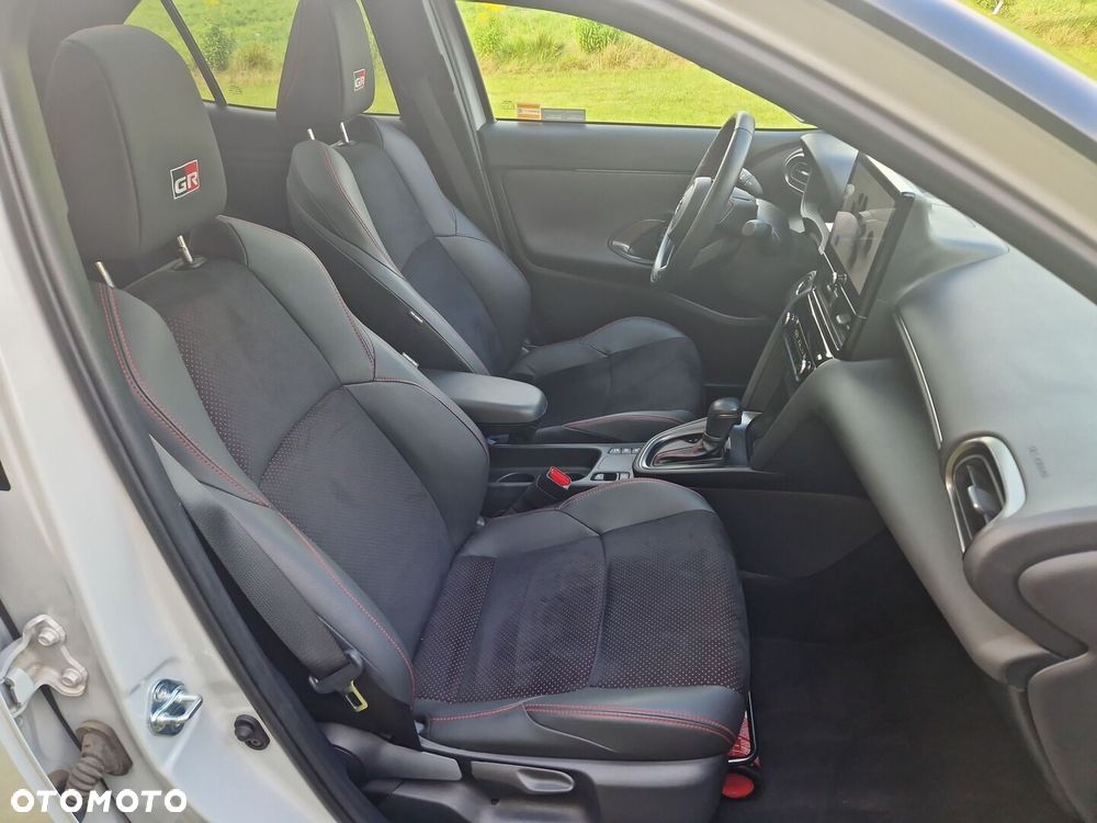 Toyota Yaris Cross Hybrid 1.5 GR Sport - 16