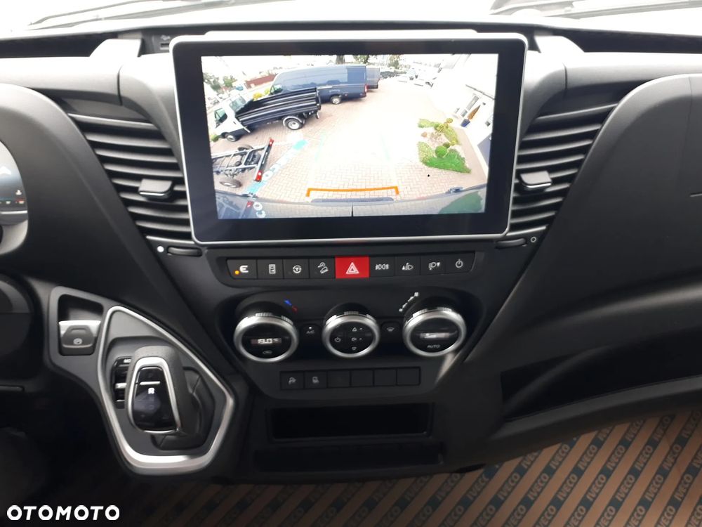 Iveco 35S18HA8V, dach 2,1m, niebieski metalizowany - 7