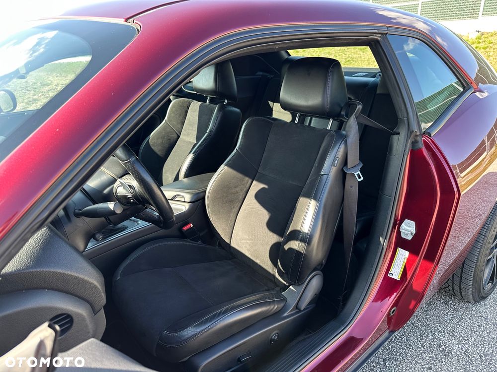 Dodge Challenger - 5