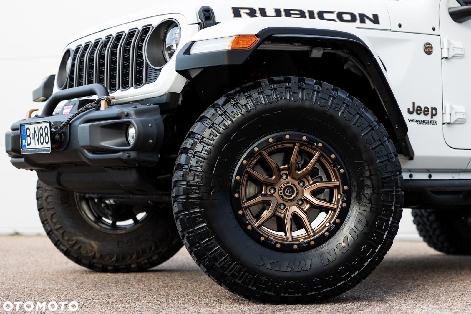 Jeep Wrangler - 10