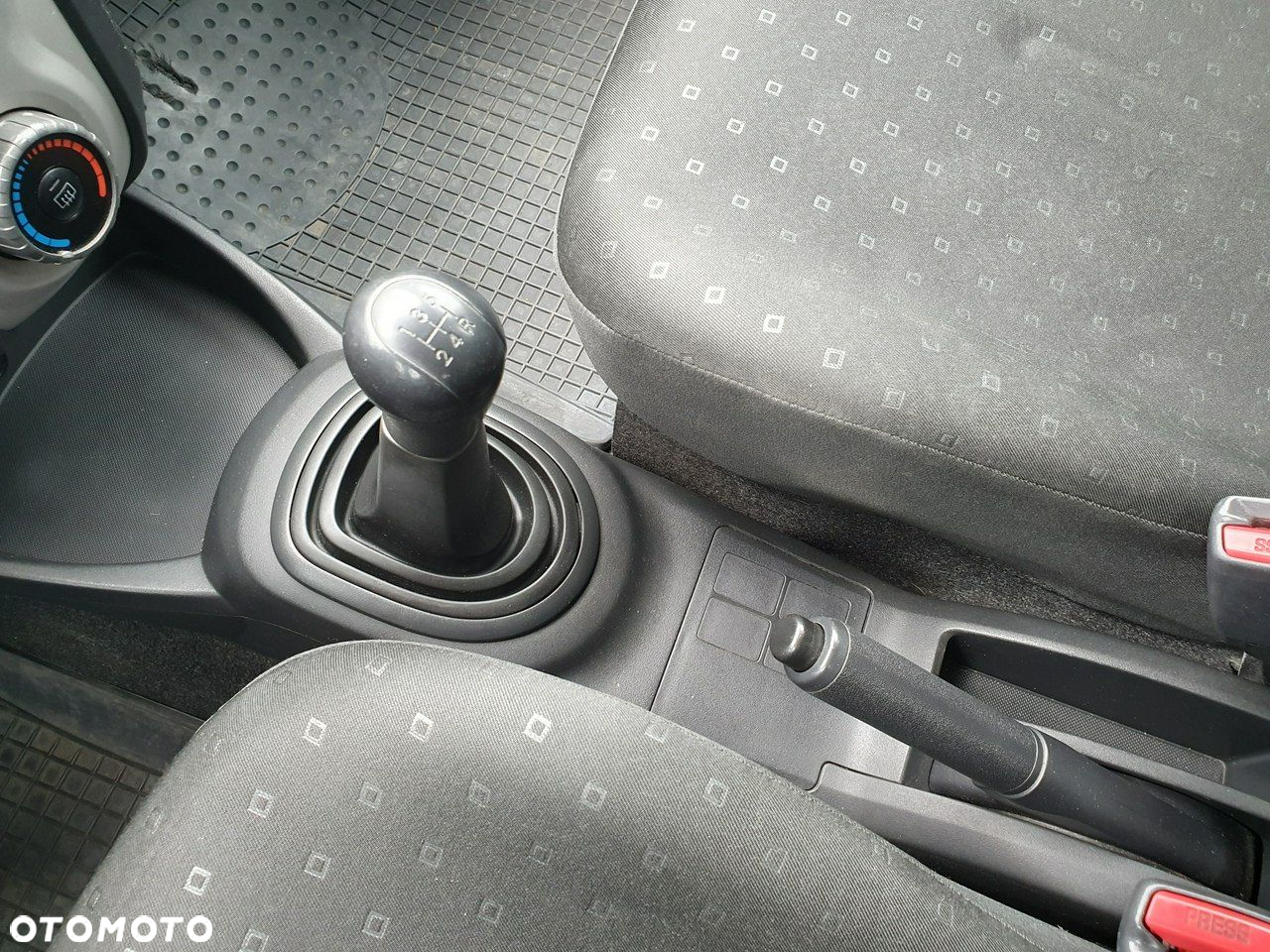 Toyota Yaris - 19