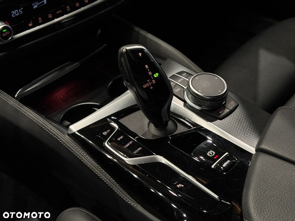 BMW Seria 5 520d mHEV - 11