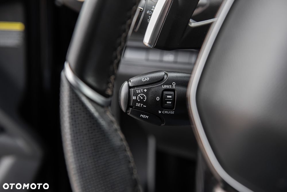 Peugeot 3008 THP 165 EAT6 Stop & Start Allure - 22