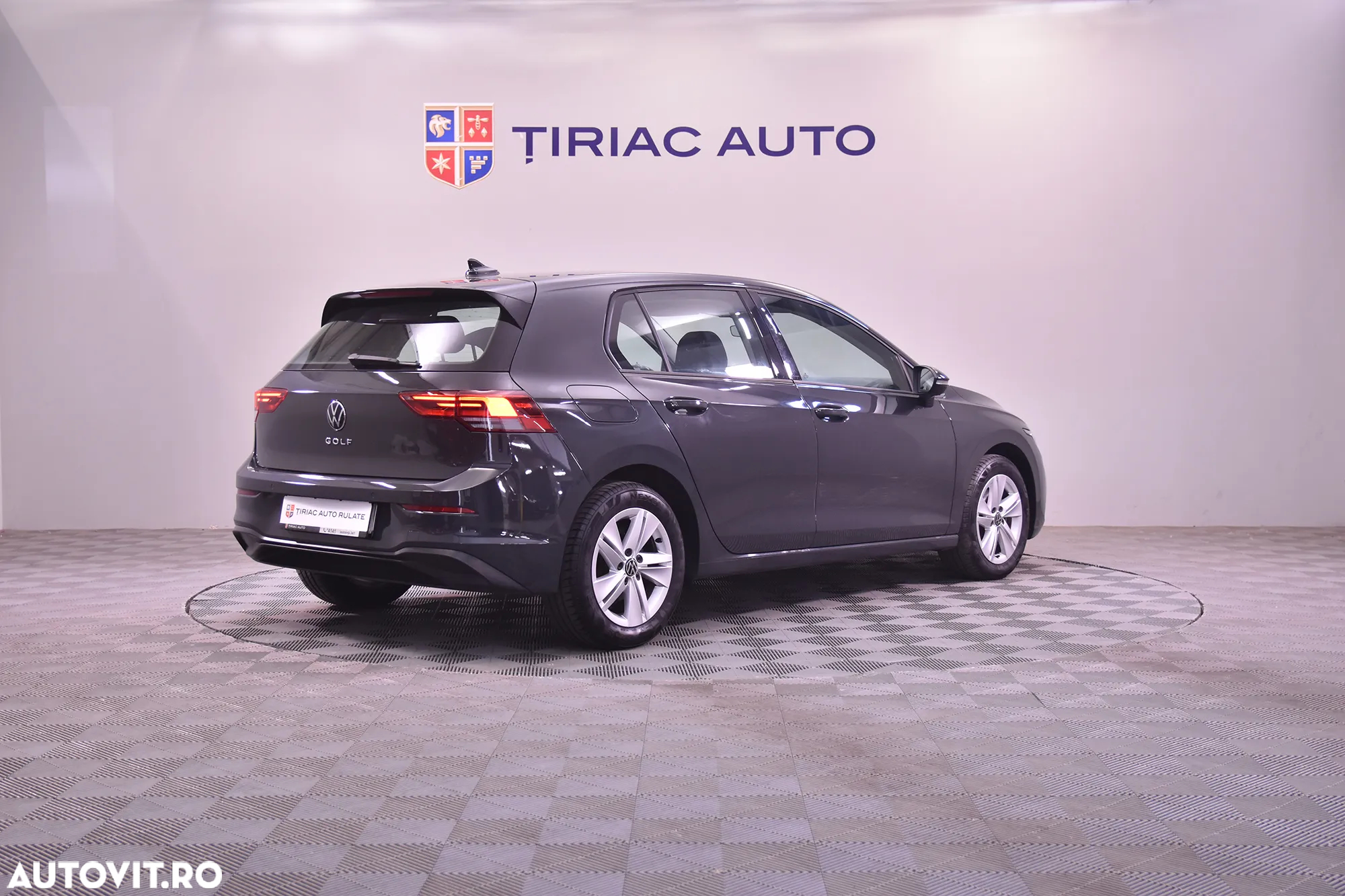 Volkswagen Golf - 5