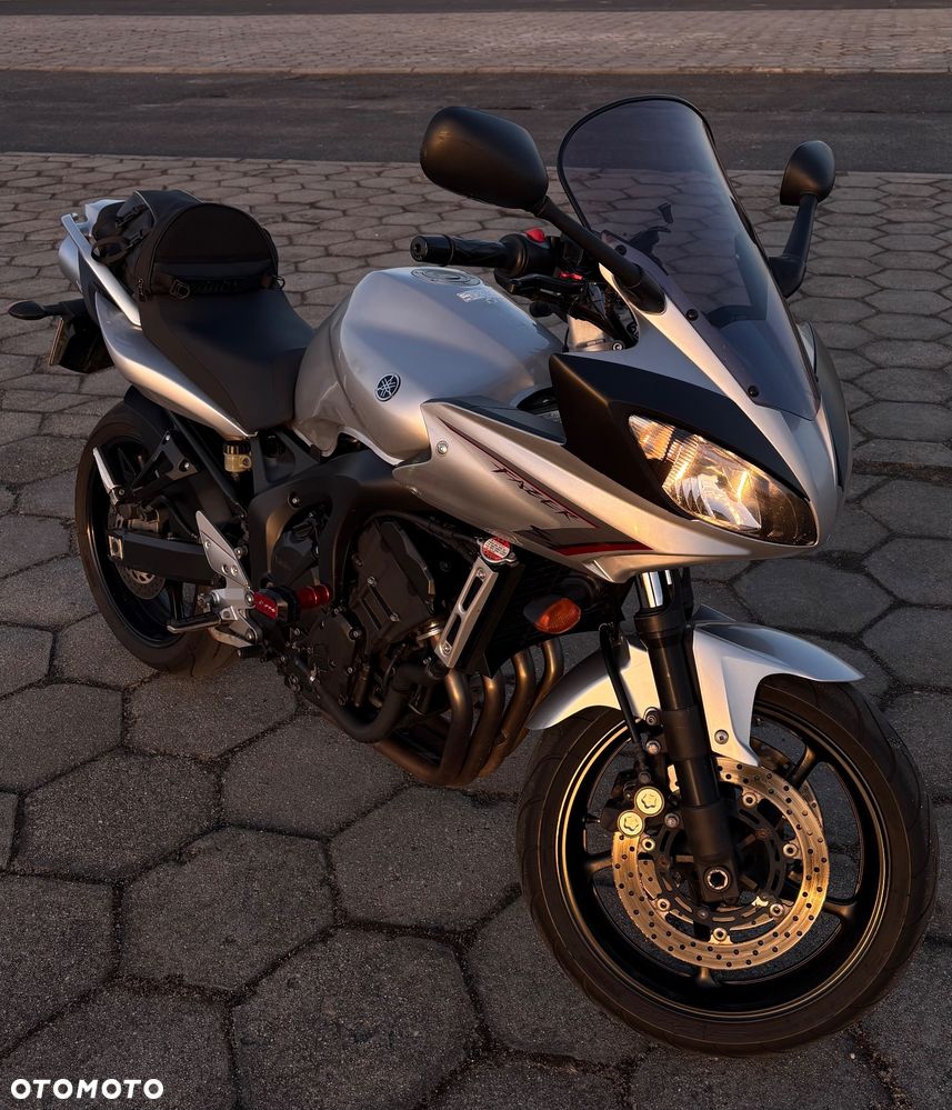 Yamaha FZ6 - 12