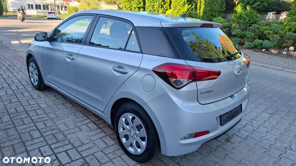 Hyundai i20 1.2 Fifa World Cup Edition - 2