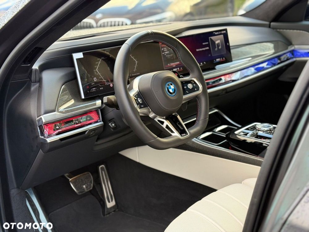 BMW Seria 7 - 18