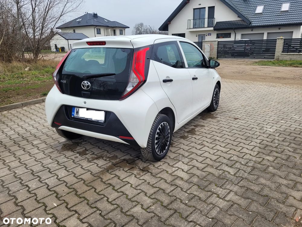 Toyota Aygo x-trend - 15