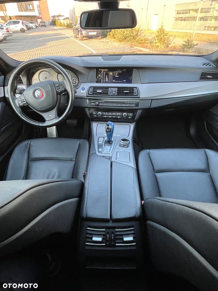 BMW Seria 5 535i Sport-Aut - 23