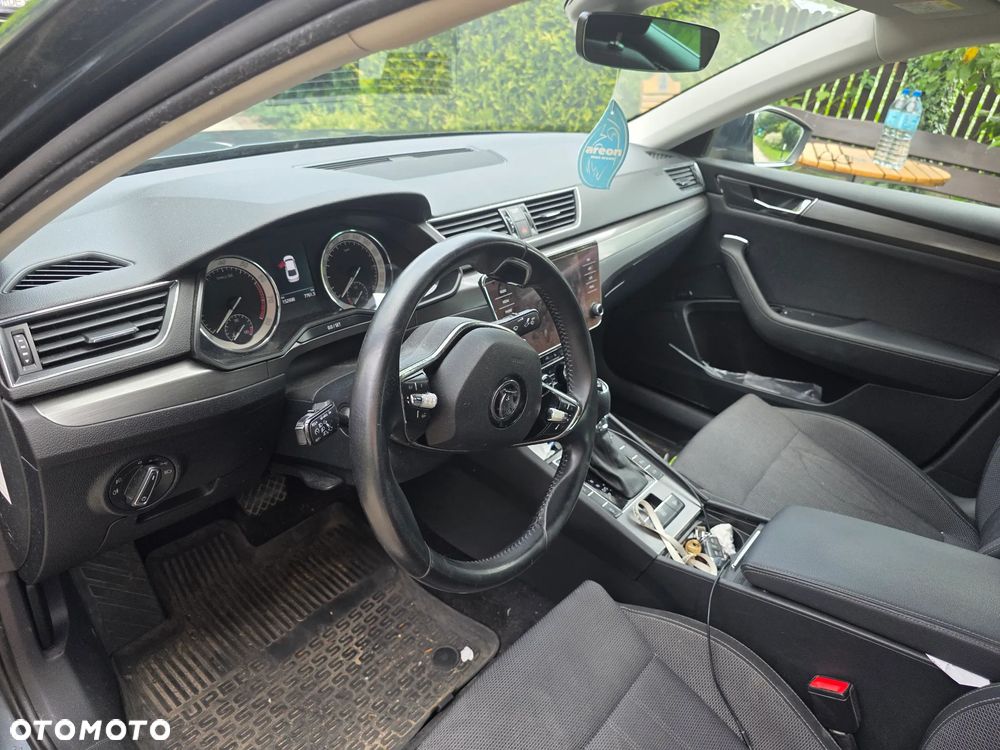 Skoda Superb 2.0 TSI Ambition DSG - 7