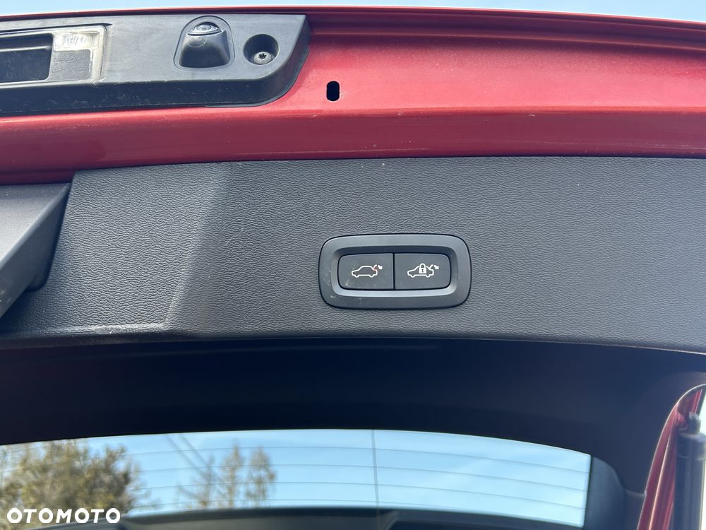 Volvo XC 40 T5 AWD Momentum - 26