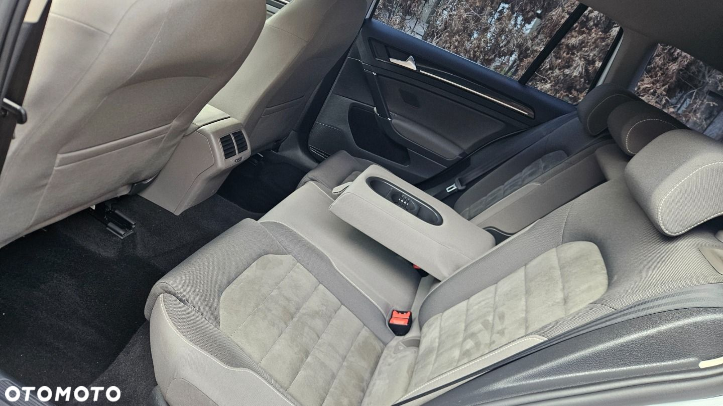 Volkswagen Golf Variant 2.0 TDI SCR DSG R-Line - 21
