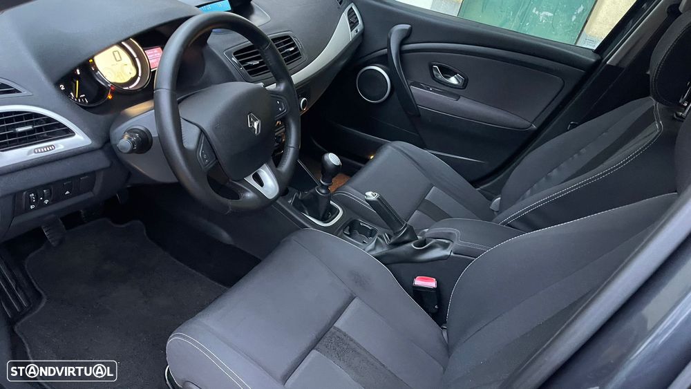 Renault Mégane Sport Tourer 1.5 dCi Dynamique - 9