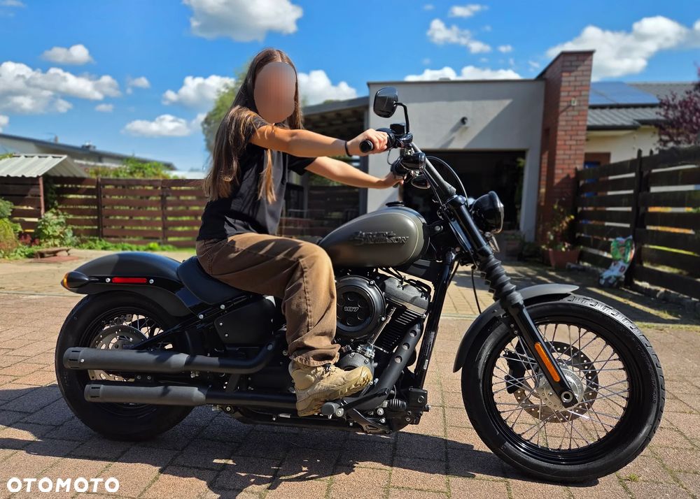 Harley-Davidson Softail Street Bob - 1