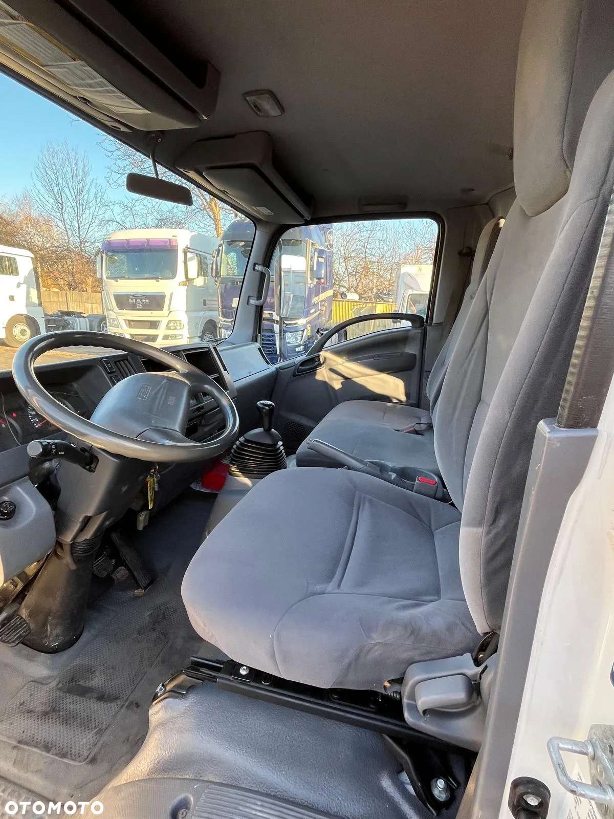 Isuzu N35 - 15