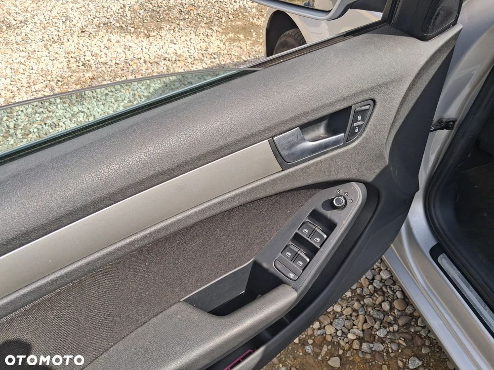 Audi A4 Avant 2.0 TDI DPF quattro Attraction - 10